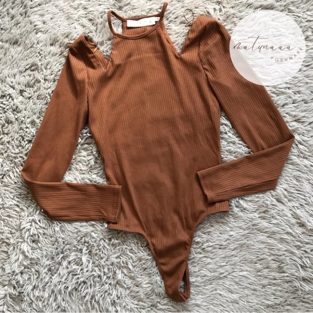 ASTR The Label Long Sleeve Ribbed Cold Shoulder Bodysuit in Tan